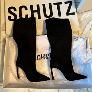 SCHUTZ Elegant Black Heeled Suede Boots